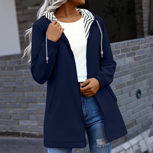 📢📢50 % de réduction ! 🎉✨ Veste imperméable à capuche pour femme – Matière imperméable, tissu respirant et capuche pratique – idéale pour la randonnée, les aventures en plein air et les activités quotidiennes. Profitez dès maintenant de 50 % de réduction !